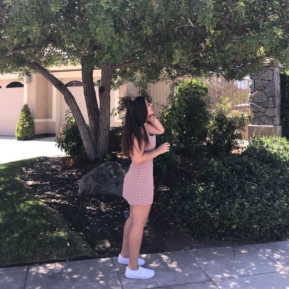 Meet your Posher, Danielle - Picture 1 of 1